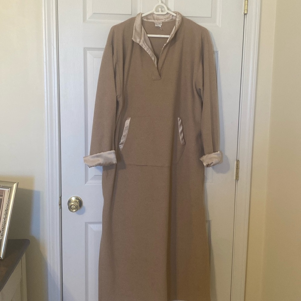 Petra Vintage house coat